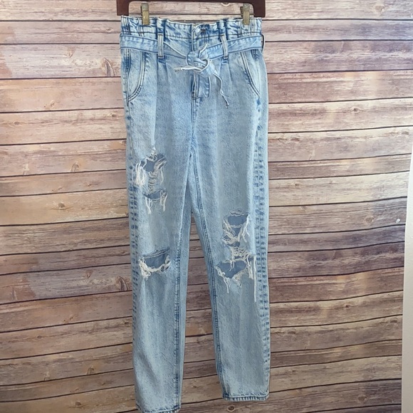🎈Sale🎈American Eagle 🦅 Bag Style Mom Jeans - Picture 2 of 10